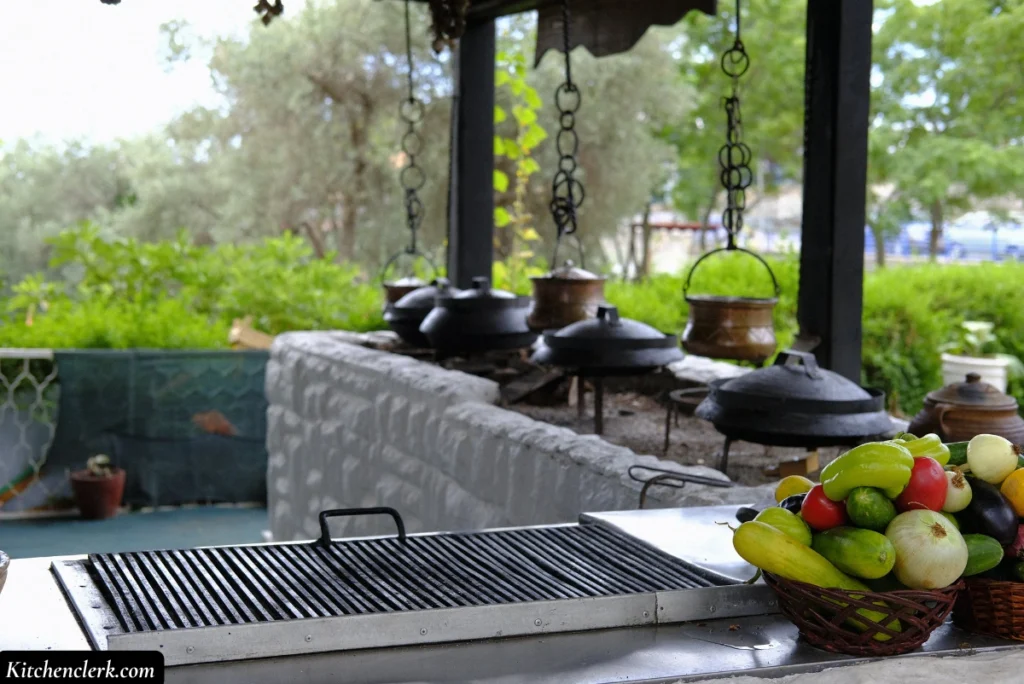Outdoor Kitchen Design Ideas